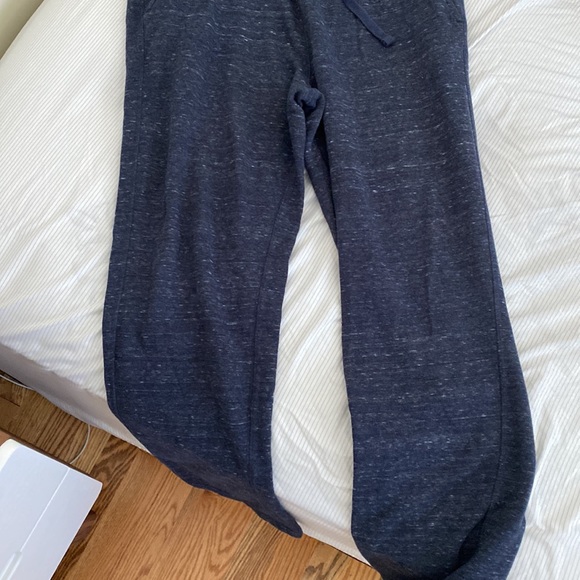 A bundle  of black/blue sweatpants - Picture 2 of 6